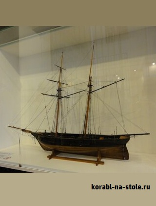 Чертёж модели Топсельной шхуны Ля Тулоннез / topsail schooner La Toulonnaise (1823) для сборки и историческая справка