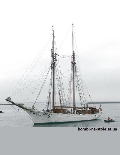 Чертёж модели французской учебной шхуны Belle Poule / Белль Пуль (1932) для сборки и историческая справка